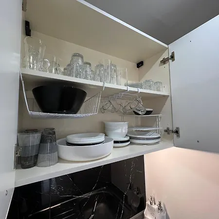 Lejlighed Spacious One-bedroom With Large Panoramic Terrace