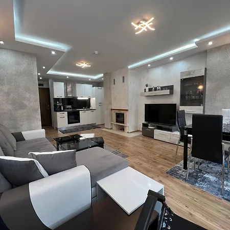 Spacious One-bedroom With Large Panoramic Terrace Lejlighed *