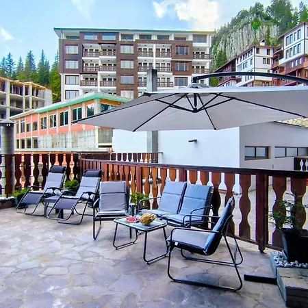 Lejlighed Spacious One-bedroom With Large Panoramic Terrace