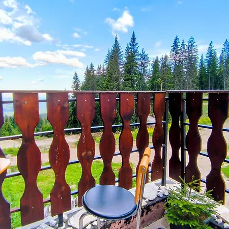Spacious One-bedroom With Large Panoramic Terrace Apartament